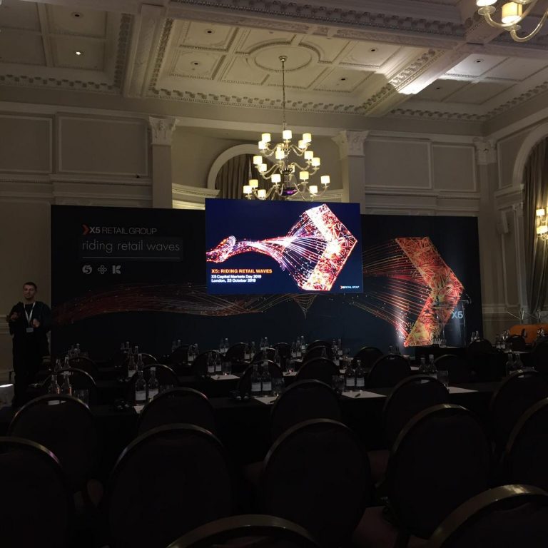 LED Screen And Wall Fort Conference